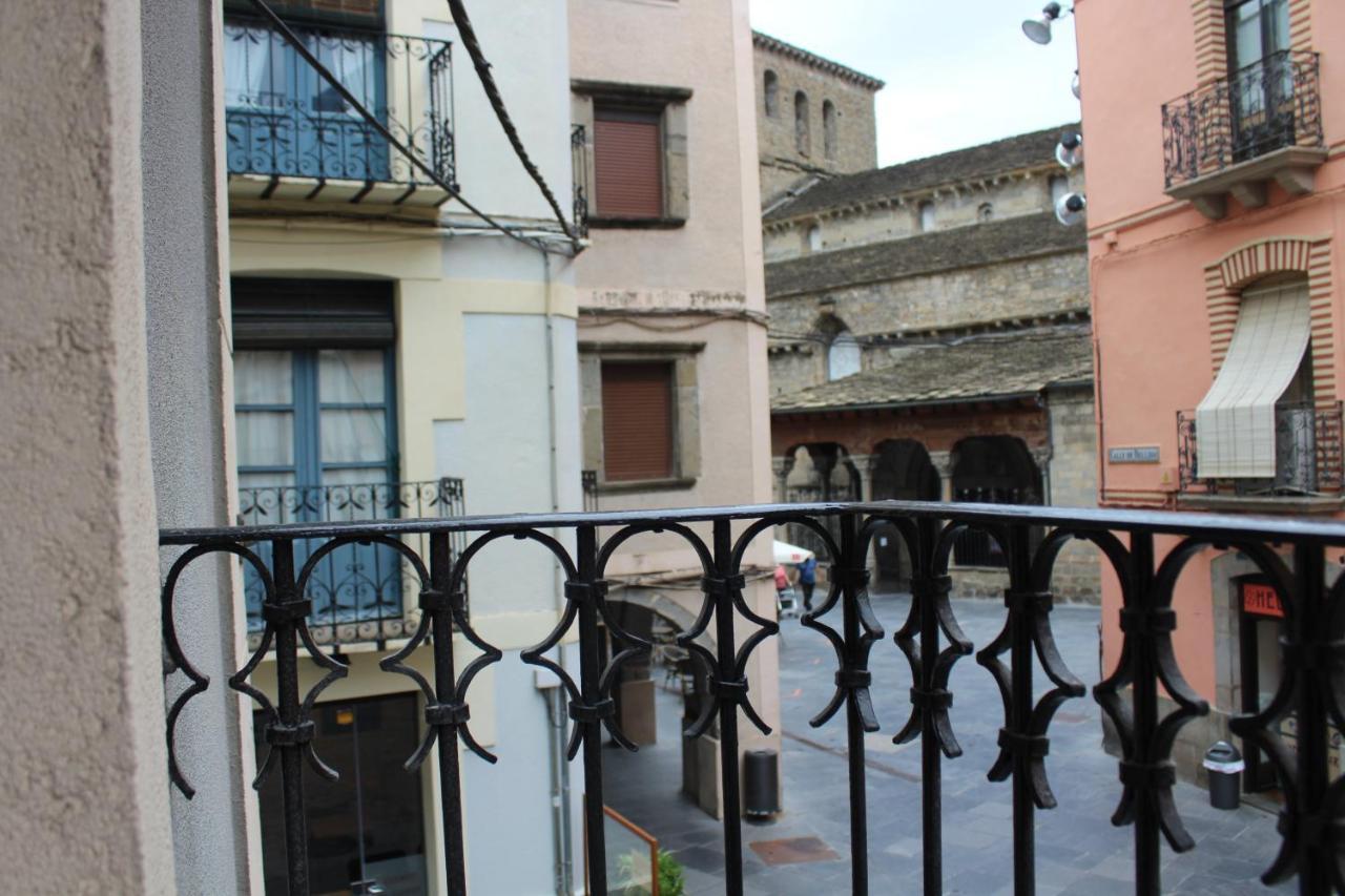 Apartamento Estiviellas, Pirineo جاكا المظهر الخارجي الصورة