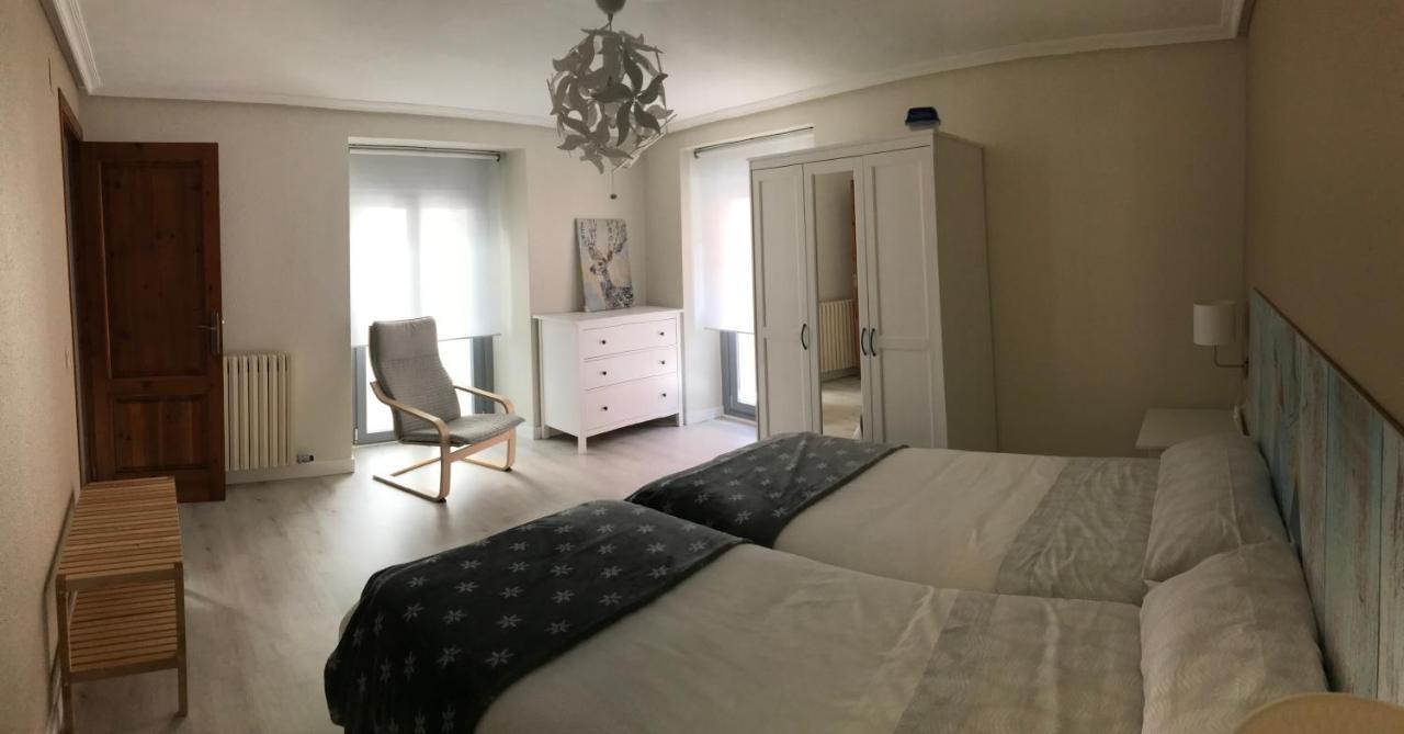 Apartamento Estiviellas, Pirineo جاكا المظهر الخارجي الصورة