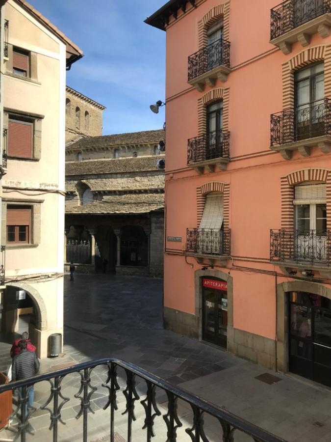 Apartamento Estiviellas, Pirineo جاكا المظهر الخارجي الصورة